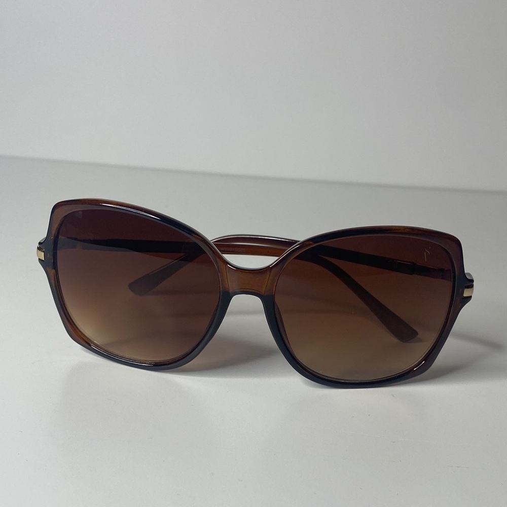 Simply Vera Vera Wang Sunglasses